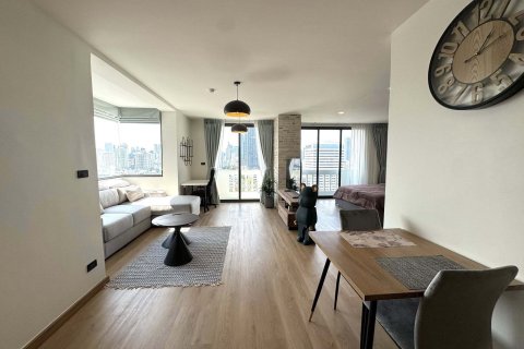 Studio in the Condo in Watthana, Bangkok, Thailand  № 161704