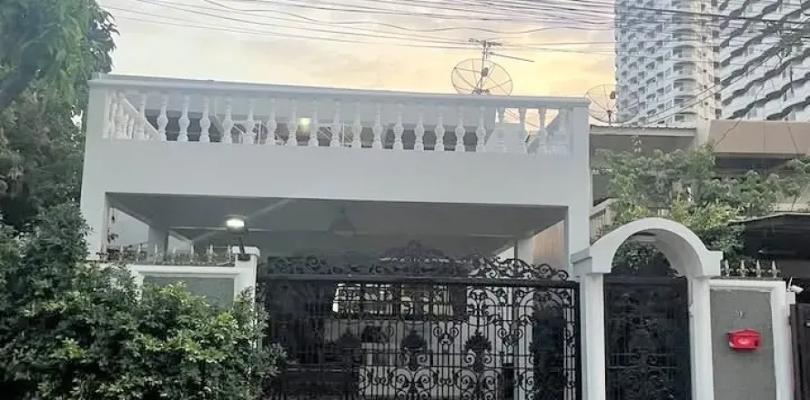 Haus in Suan Luang, Bangkok, Thailand 5 Schlafzimmer № 214783