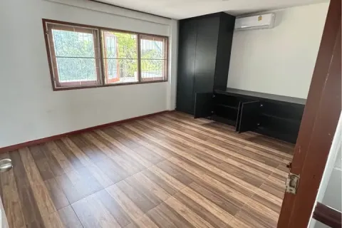Haus in Suan Luang, Bangkok, Thailand 5 Schlafzimmer № 214783 - Foto 15