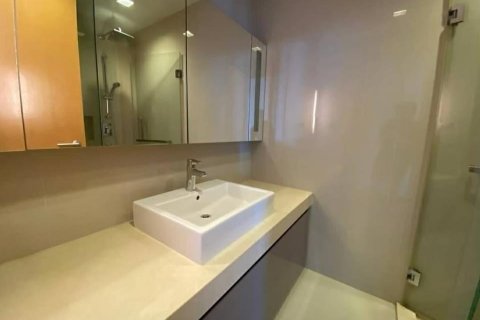 Condo in Watthana, Bangkok, Thailand, 2 bedrooms  № 133972 - photo 6