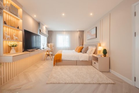 Condo in Bangkok, Thailand, 2 bedrooms  № 157653 - photo 16