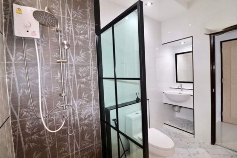 House in Pattaya, Thailand 3 bedrooms № 157657 - photo 11