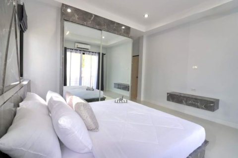 House in Pattaya, Thailand 3 bedrooms № 157657 - photo 15