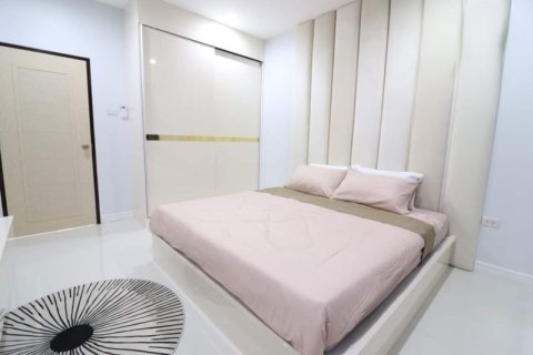 House in Pattaya, Thailand 3 bedrooms № 157657 - photo 9