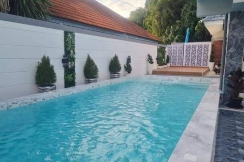 House in Pattaya, Thailand 3 bedrooms № 157652 - photo 18