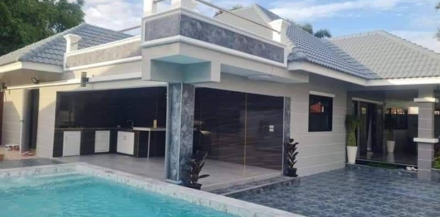 House in Pattaya, Thailand 3 bedrooms № 157652