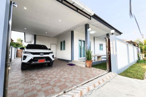 House in Pattaya, Thailand 3 bedrooms № 157658