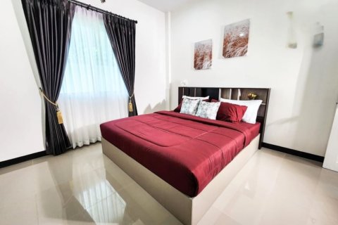House in Pattaya, Thailand 3 bedrooms № 157658 - photo 2