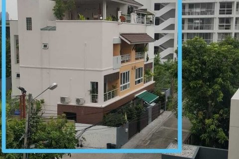 Townhouse à Watthana, Bangkok, Thaïlande 8 chambres № 173159 - photo 2