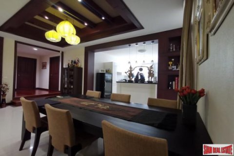 House in Pattaya, Thailand 4 bedrooms № 194154 - photo 5