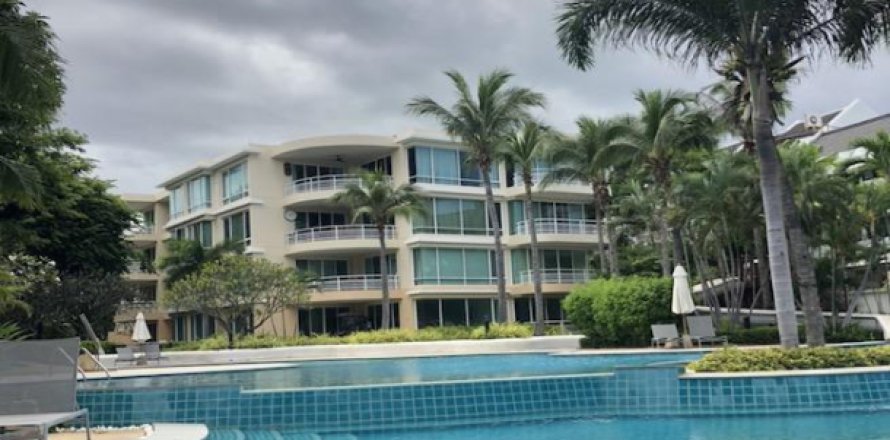 Apartment in Hua Hin, Thailand 3 bedrooms № 194158