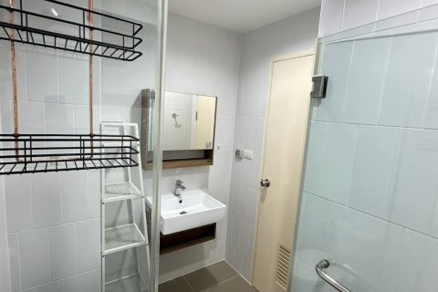 Студия в кондо в Клонг Тоэй, Бангкок, Таиланд № 140359 - фото 8