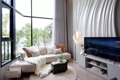 Studio dans le Condo à Khlong Toei, Bangkok, Thaïlande  № 140481 - photo 1