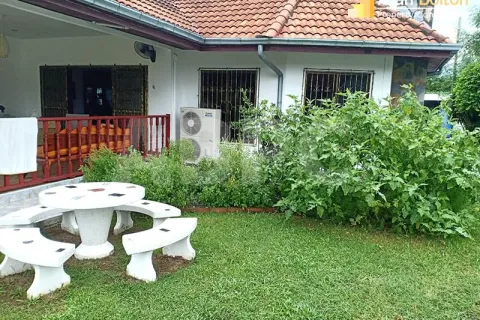 Casa de 4 dormitorios en Pattaya, Tailandia № 210533 - foto 4