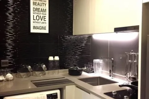 Студия в кондо в Ваттхане, Бангкок, Таиланд № 155048 - фото 4