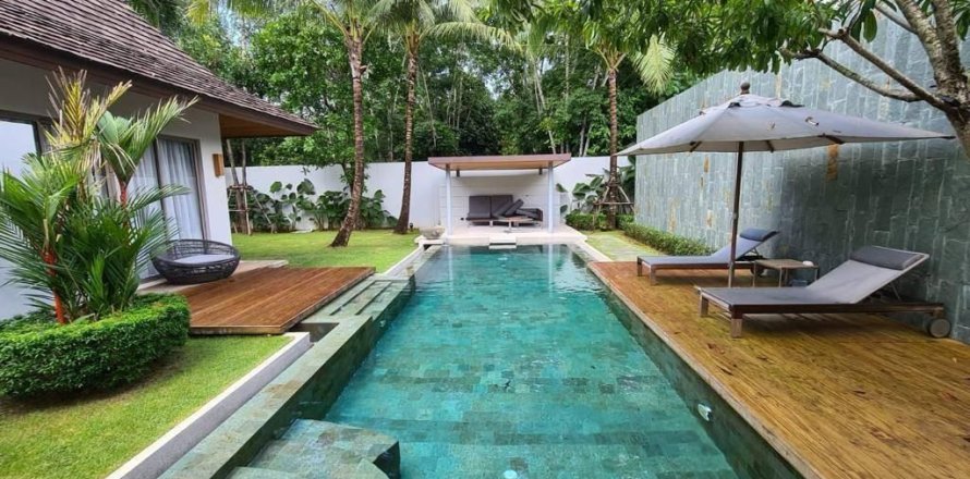 Villa in Phuket, Thailand 4 bedrooms № 155046