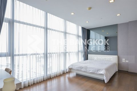 Condo in Bangkok, Thailand, 3 bedrooms № 184739 - photo 8