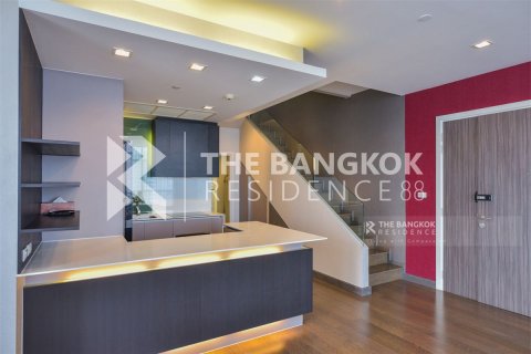 Condo in Bangkok, Thailand, 3 bedrooms № 184739 - photo 3