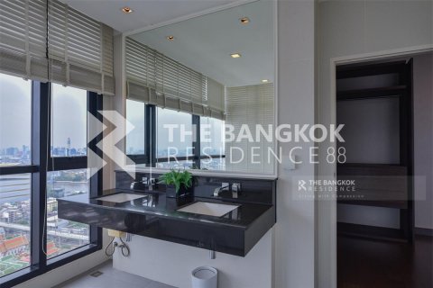 Condo in Bangkok, Thailand, 3 bedrooms № 184739 - photo 2