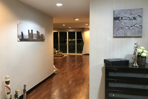 Condo à Bangkok, Thaïlande, 3 chambres  № 143674 - photo 1
