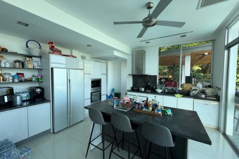Villa in Kathu, Thailand 8 bedrooms № 161653 - photo 15
