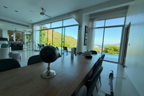 Villa in Kathu, Thailand 8 bedrooms № 161653 - photo 16