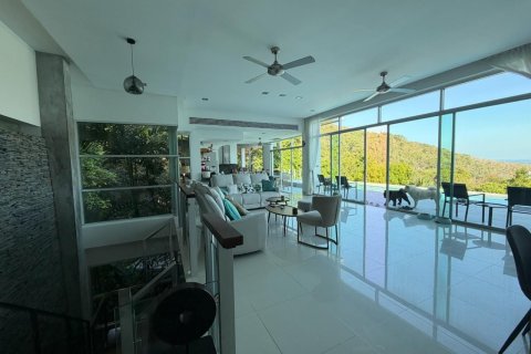 Villa in Kathu, Thailand 8 bedrooms № 161653 - photo 17