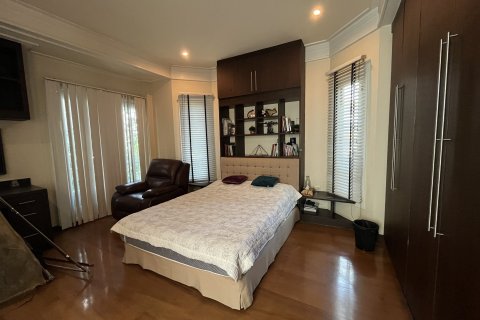 House in Chiang Mai, Thailand 5 bedrooms № 161648 - photo 9