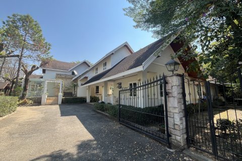 House in Chiang Mai, Thailand 5 bedrooms № 161648