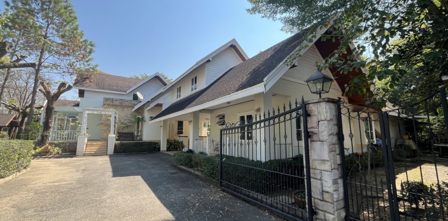 House in Chiang Mai, Thailand 5 bedrooms № 161648