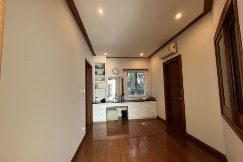 House in Chiang Mai, Thailand 5 bedrooms № 161648 - photo 11