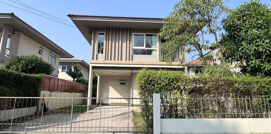 House in Samut Prakan, Thailand 3 bedrooms № 161651