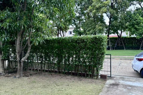 House in Samut Prakan, Thailand 3 bedrooms № 161651 - photo 12