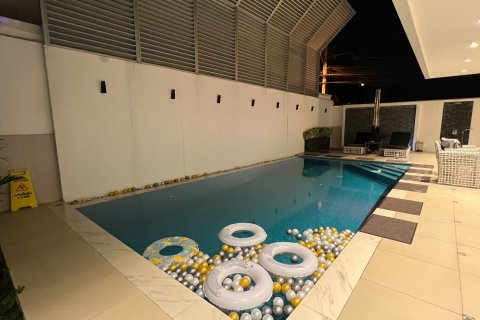 Maison à Pattaya, Thaïlande 7 chambres № 141985 - photo 12