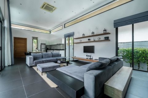 Villa in Kathu, Thailand 3 bedrooms № 136142 - photo 2