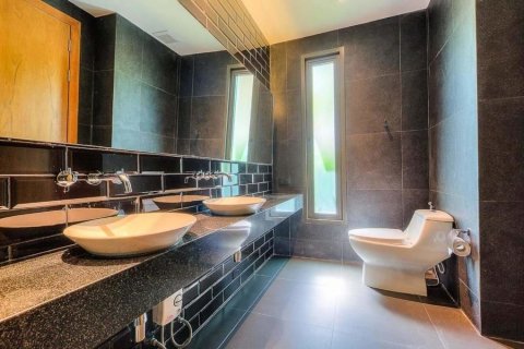 Villa in Kathu, Thailand 3 bedrooms № 136142 - photo 18