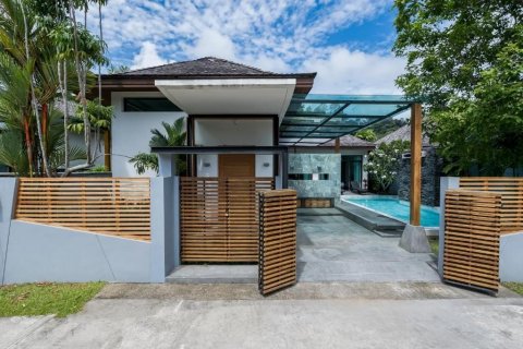 Villa in Kathu, Thailand 3 bedrooms № 136142 - photo 1