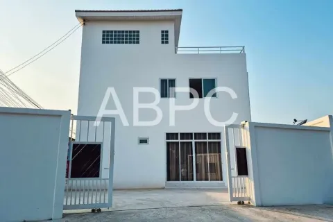 Casa de 4 dormitorios en Pattaya, Tailandia № 211869 - foto 7