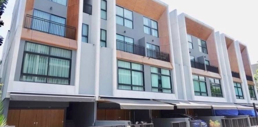 Townhouse in Suan Luang, Bangkok, Thailand 3 bedrooms № 167513