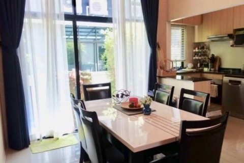 Townhouse in Suan Luang, Bangkok, Thailand 3 bedrooms № 167513 - photo 3