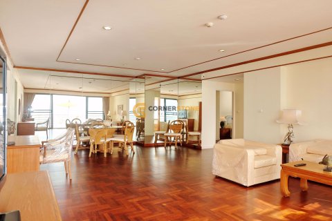 Студия в кондо на Пляж Джомтьен, Паттайя, Таиланд № 146530 - фото 4