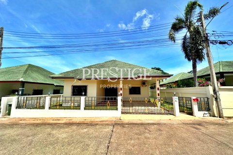 House in Pattaya, Thailand 3 bedrooms № 198640