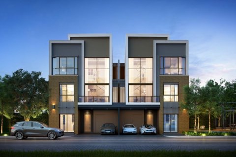 Таунхаус в Бангкоке, Таиланд с 3 спальнями  № 133785 - фото 1