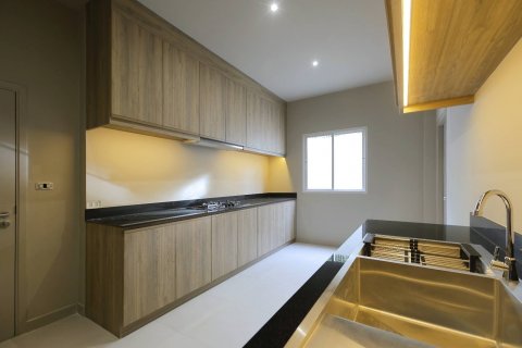 Villa in Bangkok, Thailand 4 bedrooms № 133782 - photo 3