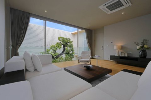 Villa in Bangkok, Thailand 4 bedrooms № 133782 - photo 2