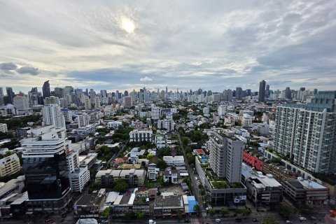Condo à Watthana, Bangkok, Thaïlande, 2 chambres  № 136077 - photo 2