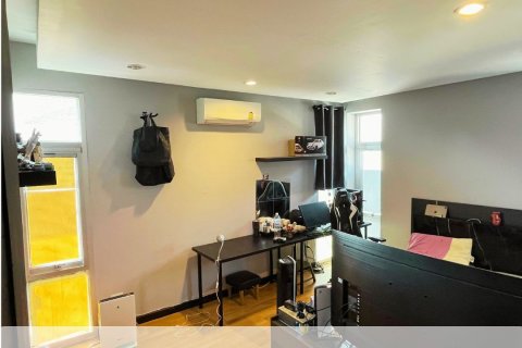 Maison à Pak Kret, Thaïlande 4 chambres № 136075 - photo 15