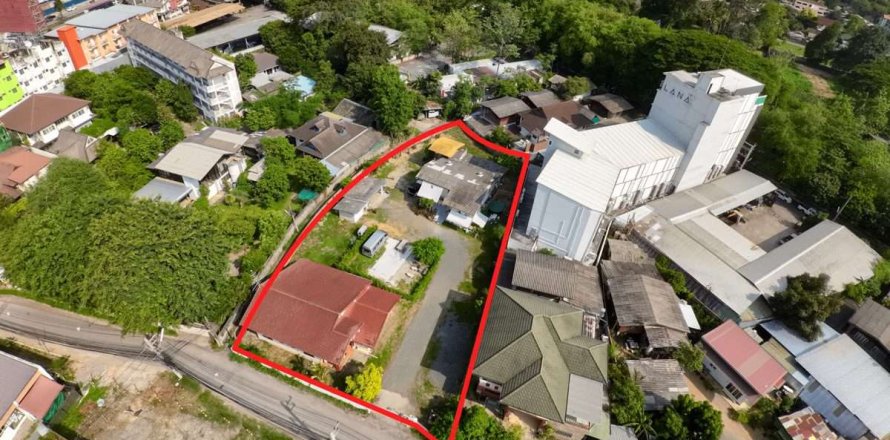 Terrain à Chiang Mai, Thaïlande № 163924