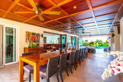 House in Pattaya, Thailand 7 bedrooms № 163919 - photo 22