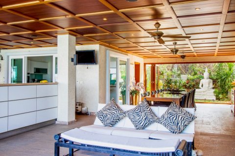 House in Pattaya, Thailand 7 bedrooms № 163919 - photo 21